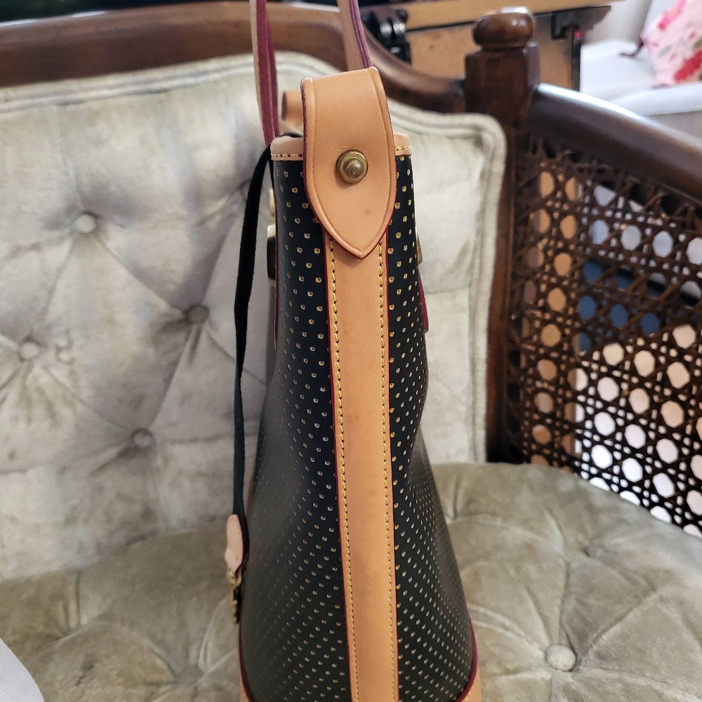 Authentic Dooney and Bourke  Top zip Shopping tote - Picture 3 of 13